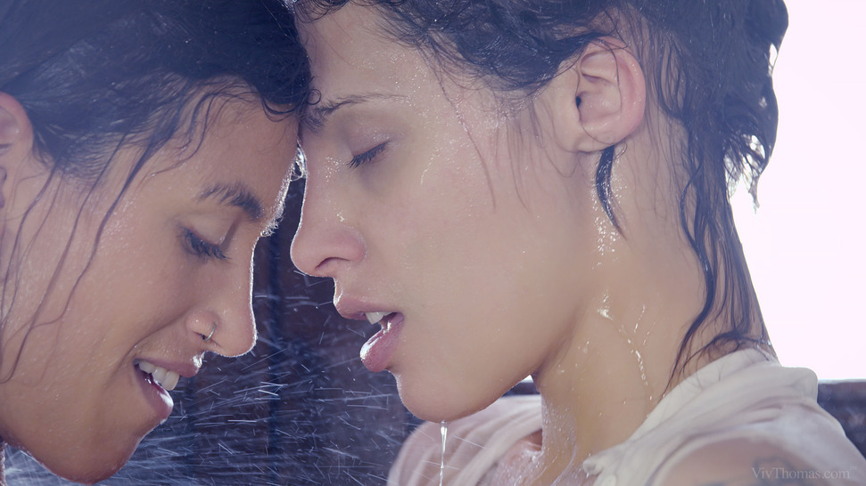 Julia Roca Licks Nikita Bellucci In The Shower