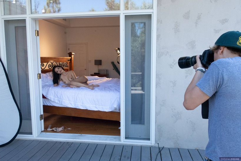 Behind The Scenes With Scarlett Bloom