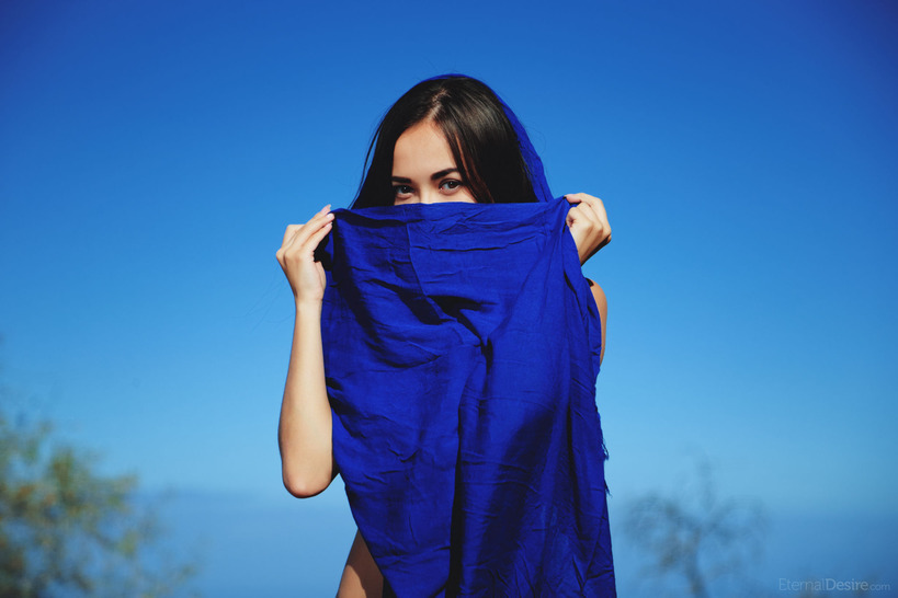 Naked And Beauty Petite Babe Li Moon