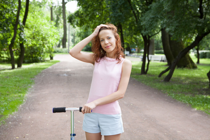 French femme fatale Dennie