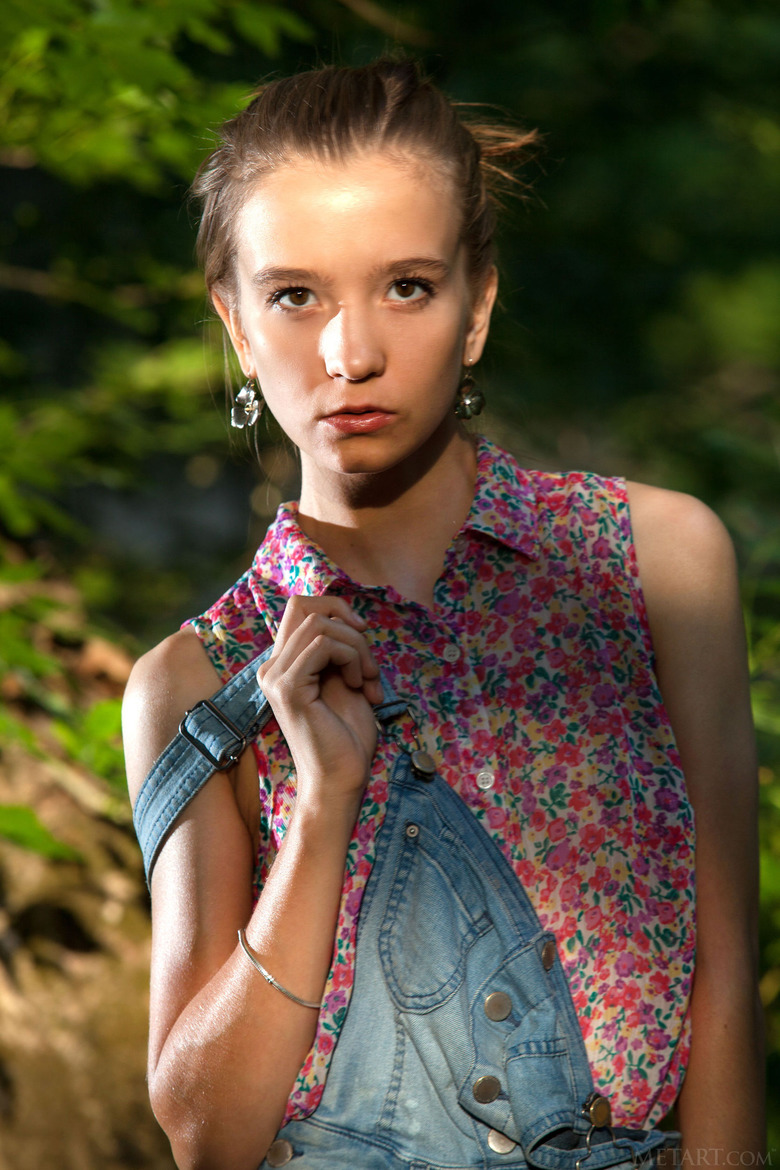 Racy Russian Alisabelle has a penchant for getting naked outdoors