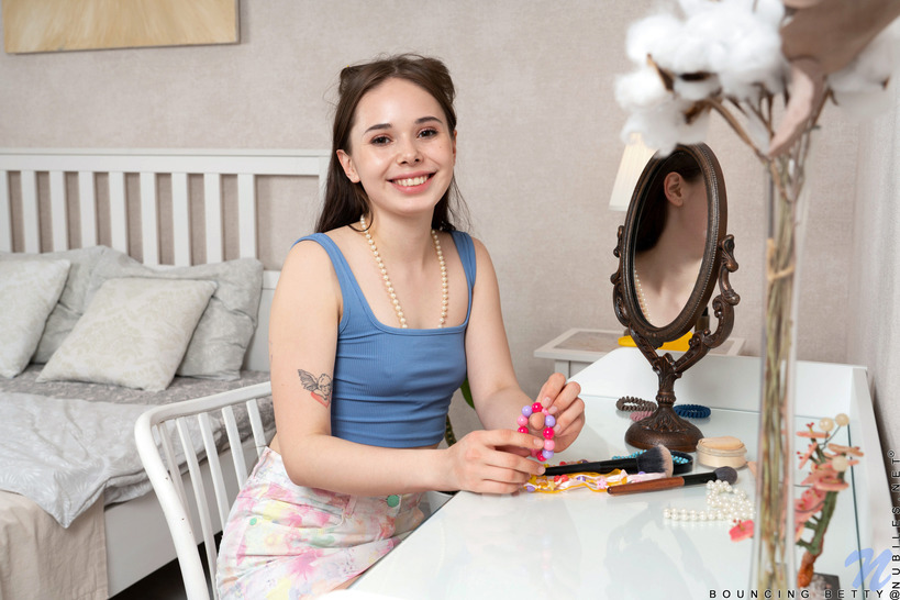 Bouncing Betty - Explosive