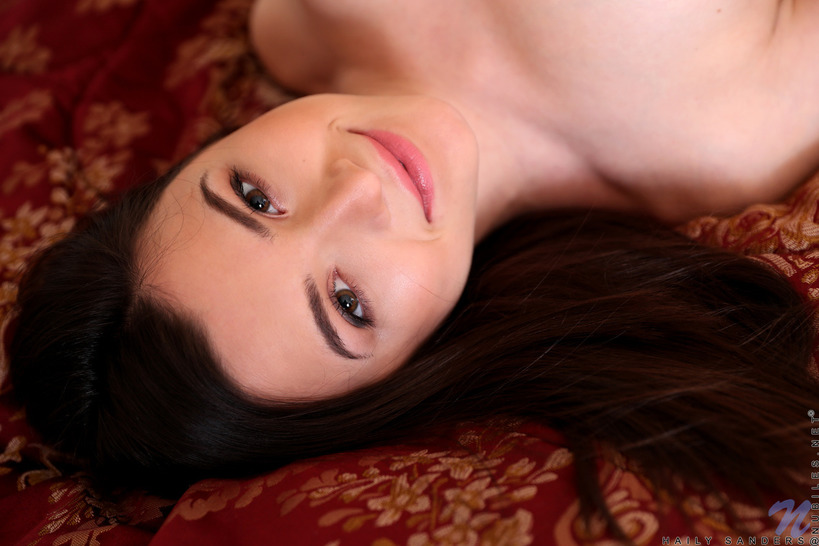 Haily Sanders Without Panties