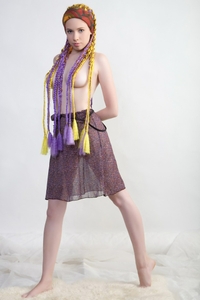 Redhead Gillian's juicy pink pussylips